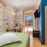 Captain\'S Guest House