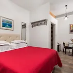 Captain\'S Guest House