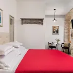 Captain\'S Guest House